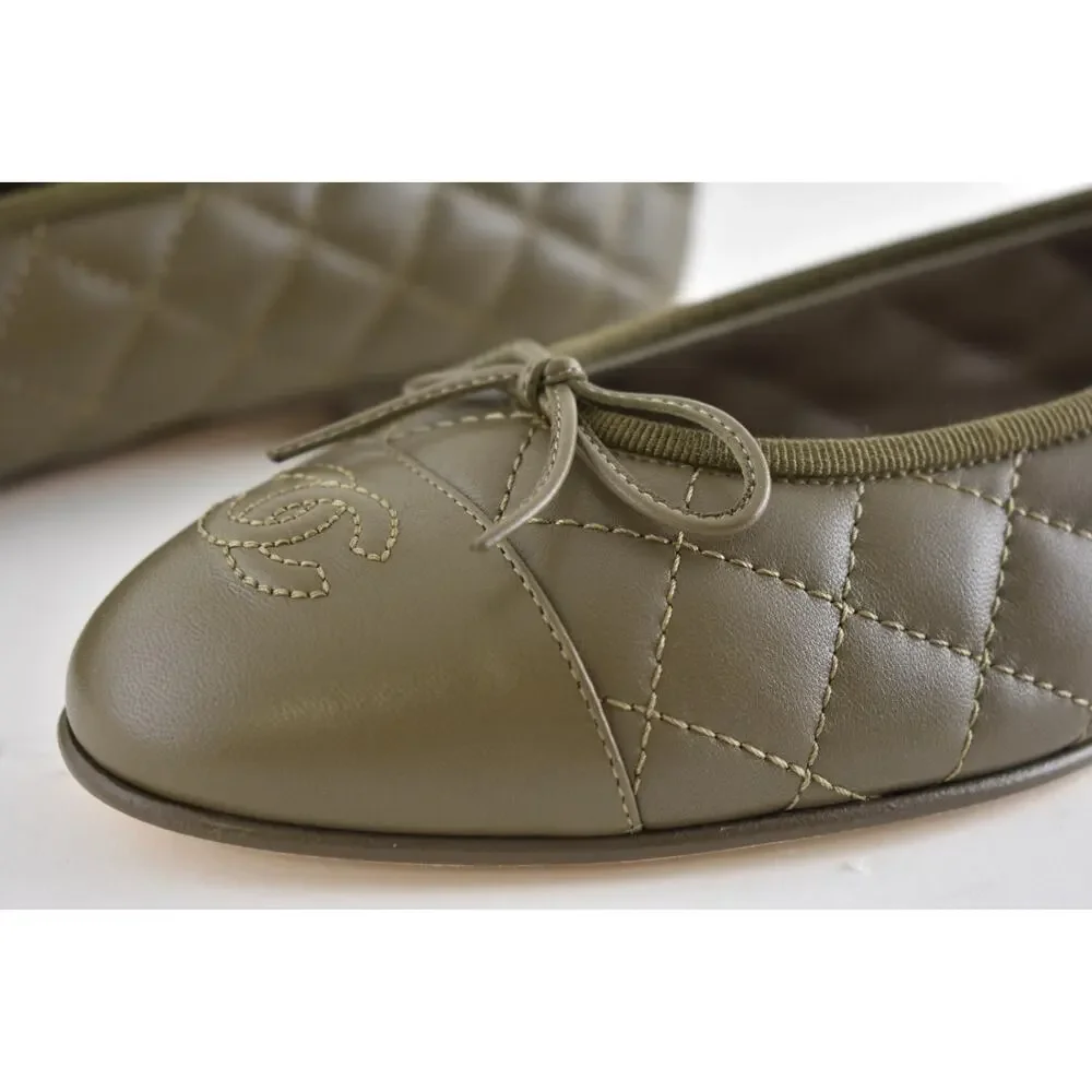 Chanel 26B Dark Khaki Green Lambskin Quilted CC Logo Ballet Ballerina Flat 37.5